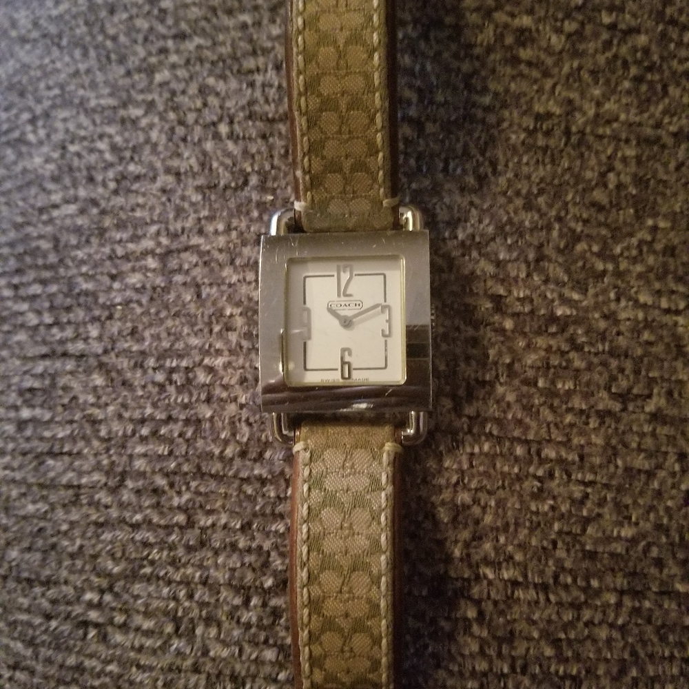 Coach watch - Picture 2 of 2